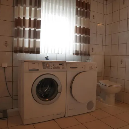 Renovierte Ferienwohnung In Pfuhl Mit Terrasse *