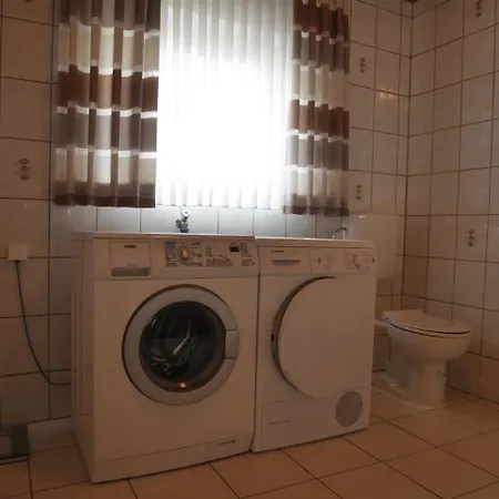 Renovierte Ferienwohnung In Pfuhl Mit Terrasse Διαμέρισμα *
